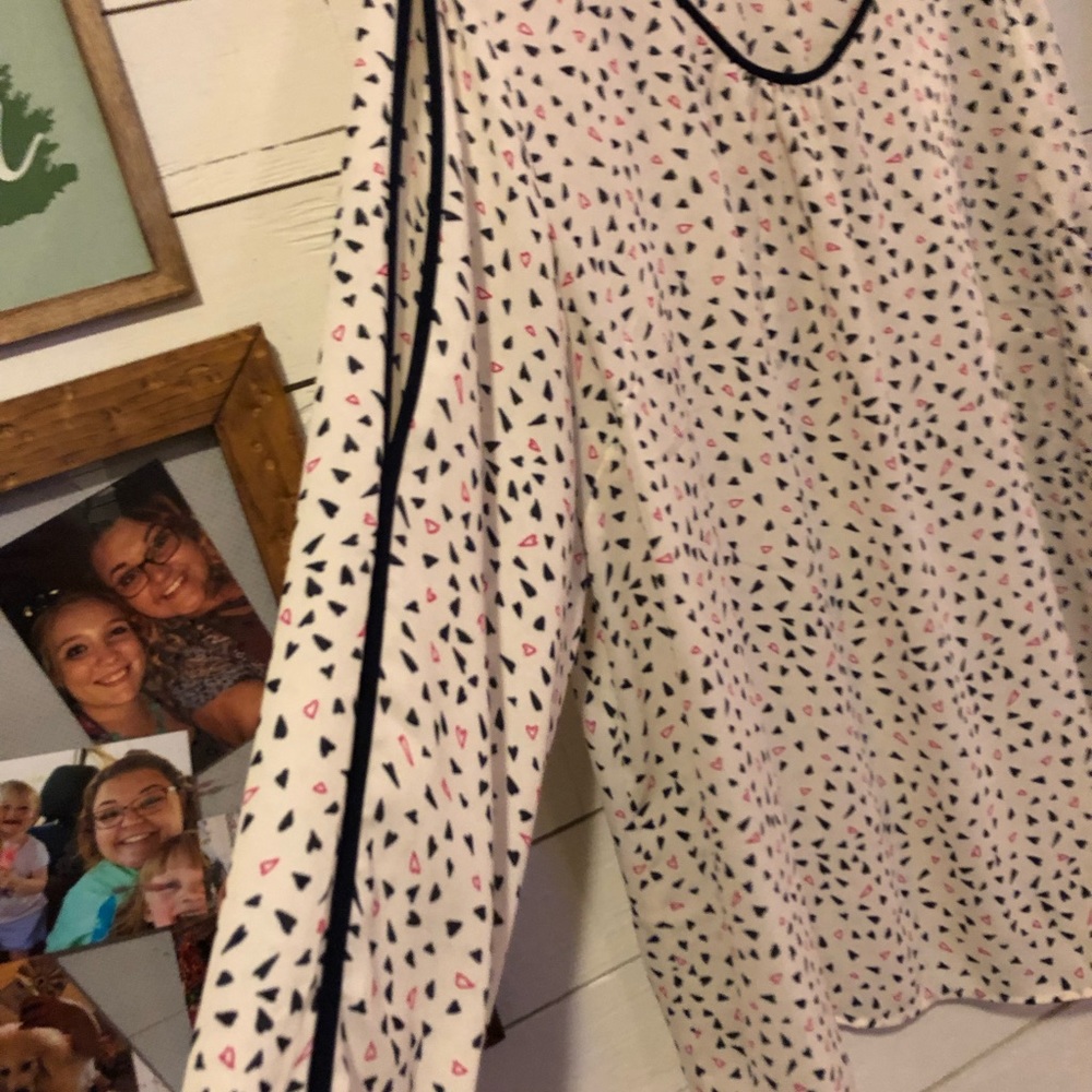 Long sleeved heart print top